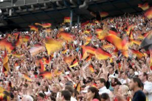 Pyrotechnik und Gewalt im Stadion